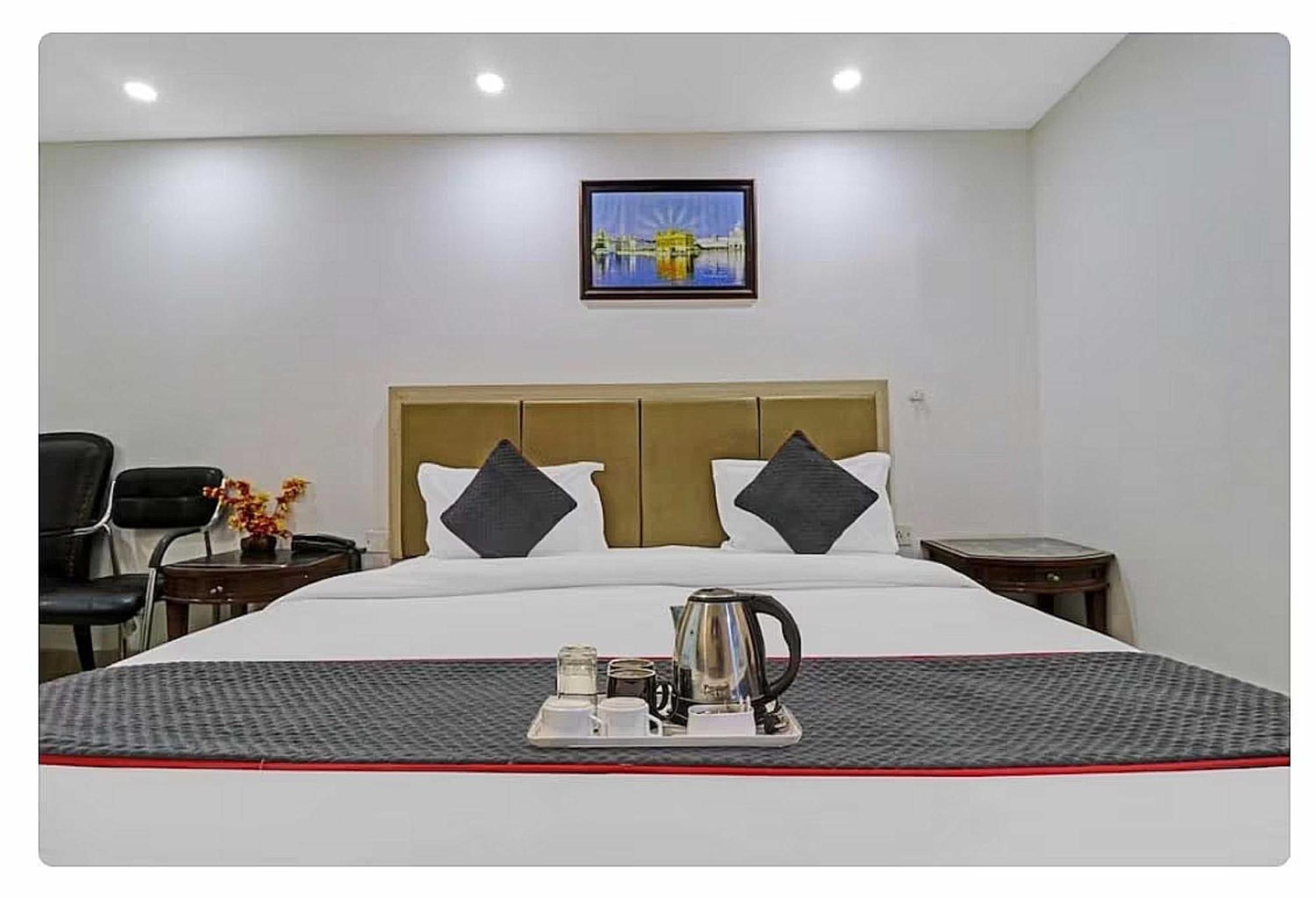Super Hotel O Mahal New Delhi Exterior photo