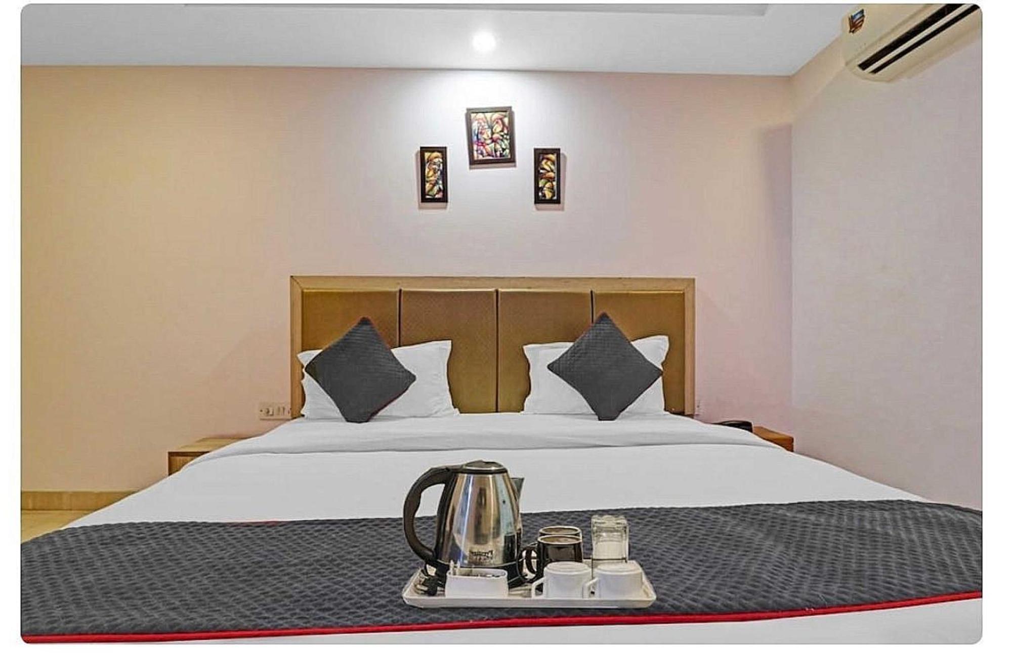 Super Hotel O Mahal New Delhi Exterior photo