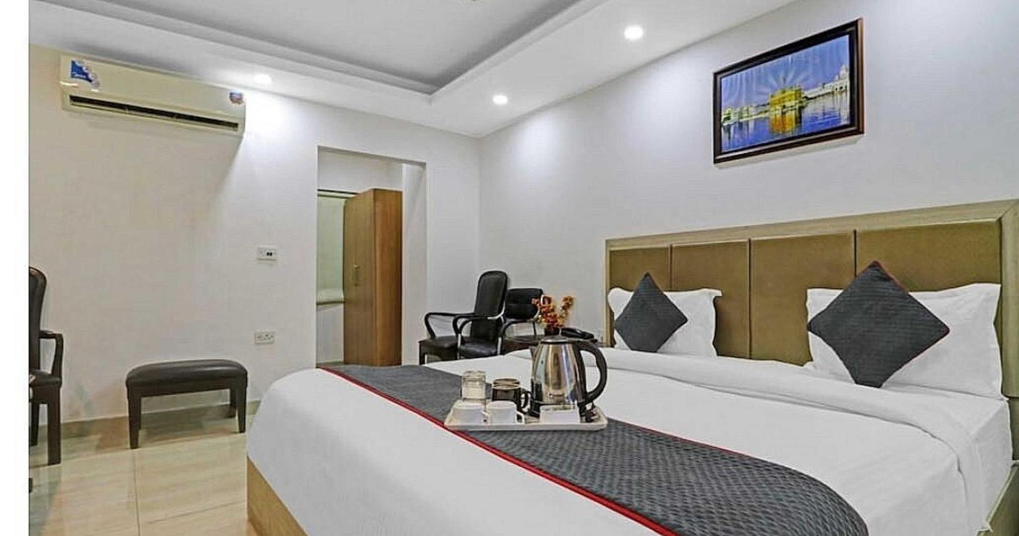 Super Hotel O Mahal New Delhi Exterior photo